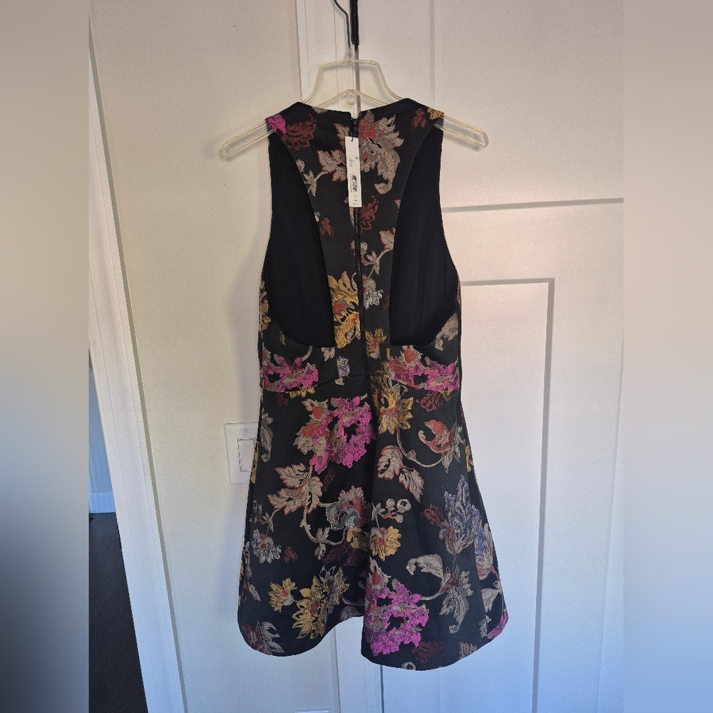 NWT $440 Alice + Olivia Dress Mollie Black Floral Box Pleat Brocade Size 12 - Picture 4 of 13
